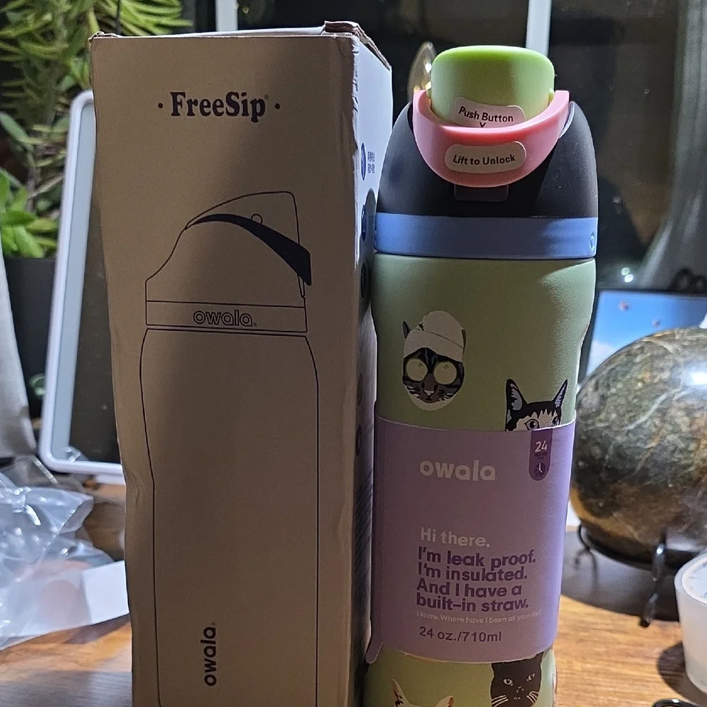 Owala FreeSip Insulated Bottle - Cat Collage - Picture 2 of 7